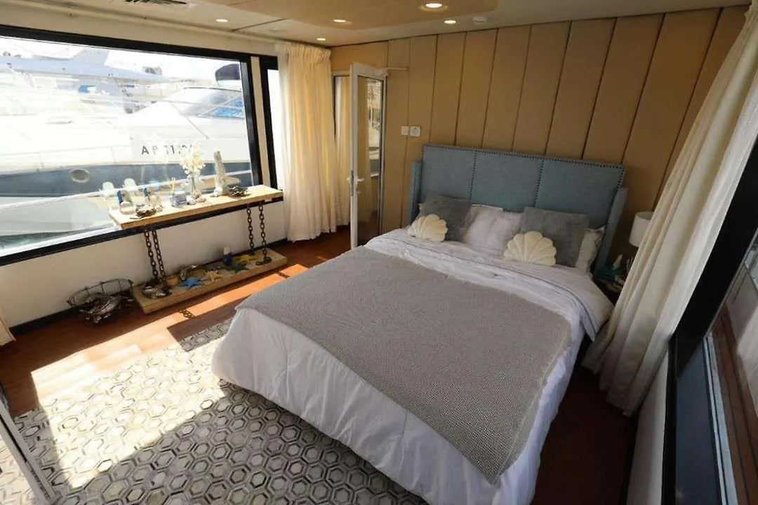 Butinah Charters Yacht Rental Abu Dhabi Förenade Arabemiraten